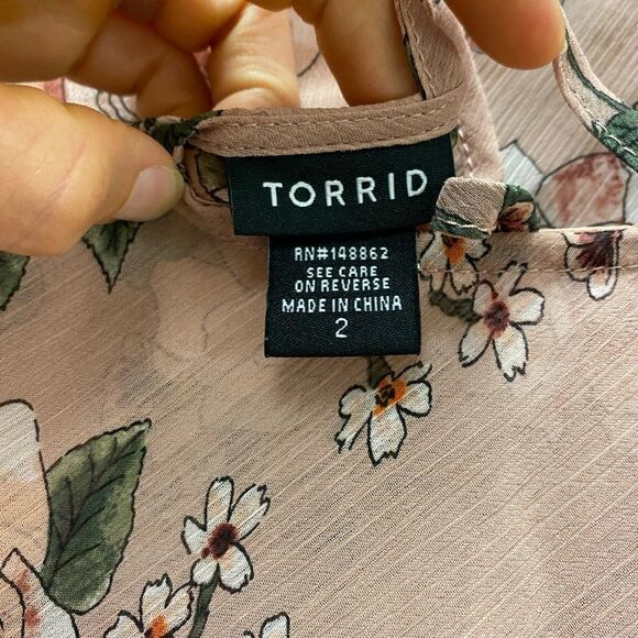 Torrid size 2X dusty rose FLORAL PRINT CHIFFON RUFFLE BELL SLEEVE STRAPPY blouse - Picture 7 of 10